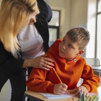 Le Parlement adopte un texte pour le bien-être des enfants neuro-atypiques à l'école