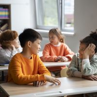 Arrêt de l'expérimentation de l'uniforme scolaire en région Paca